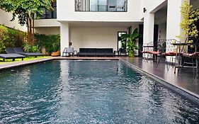 โรงแรมไอซิลเวอร์